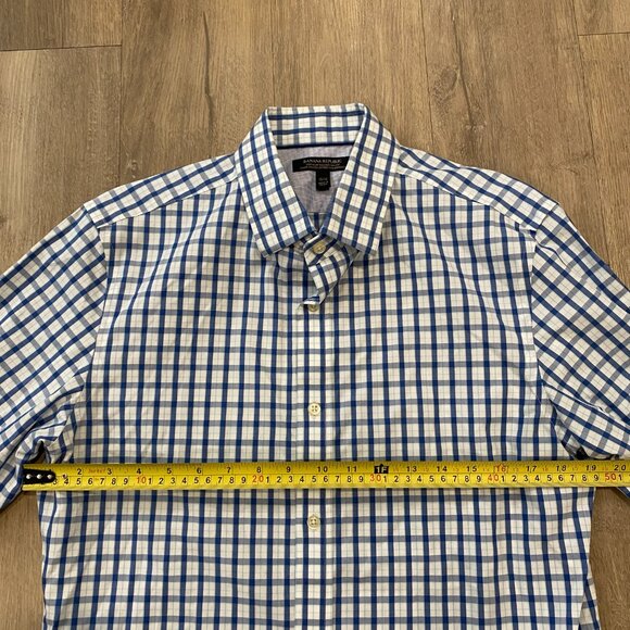 Banana Republic Non-Iron Tailored Slim Fit Button-Down Shirt – Size M - Picture 4 of 9